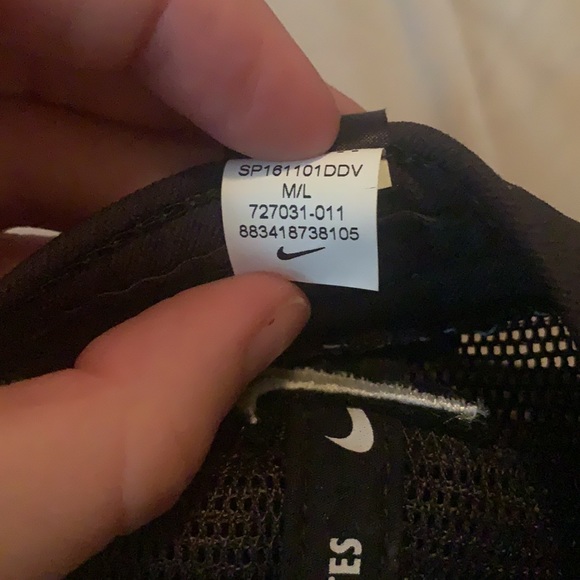 Men’s Nike golf hat - Picture 3 of 3